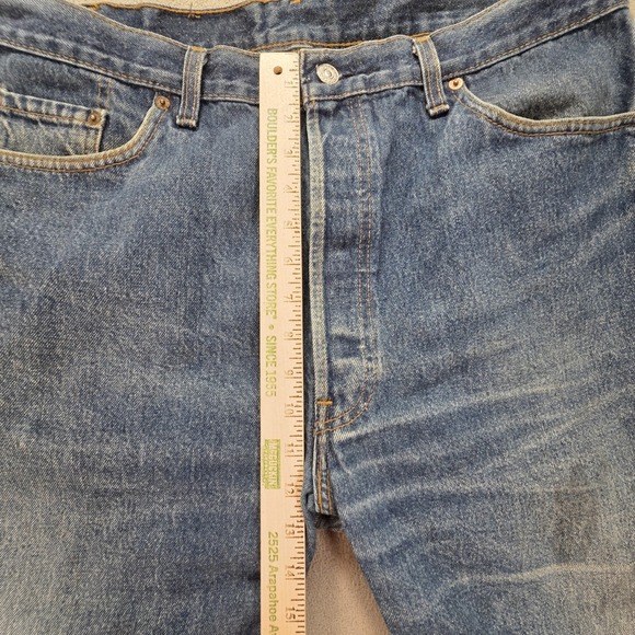 VTG Levis 501 Jeans Mens Medium Wash Blue Straight Button Fly USA Fits 36x30 - Picture 7 of 16